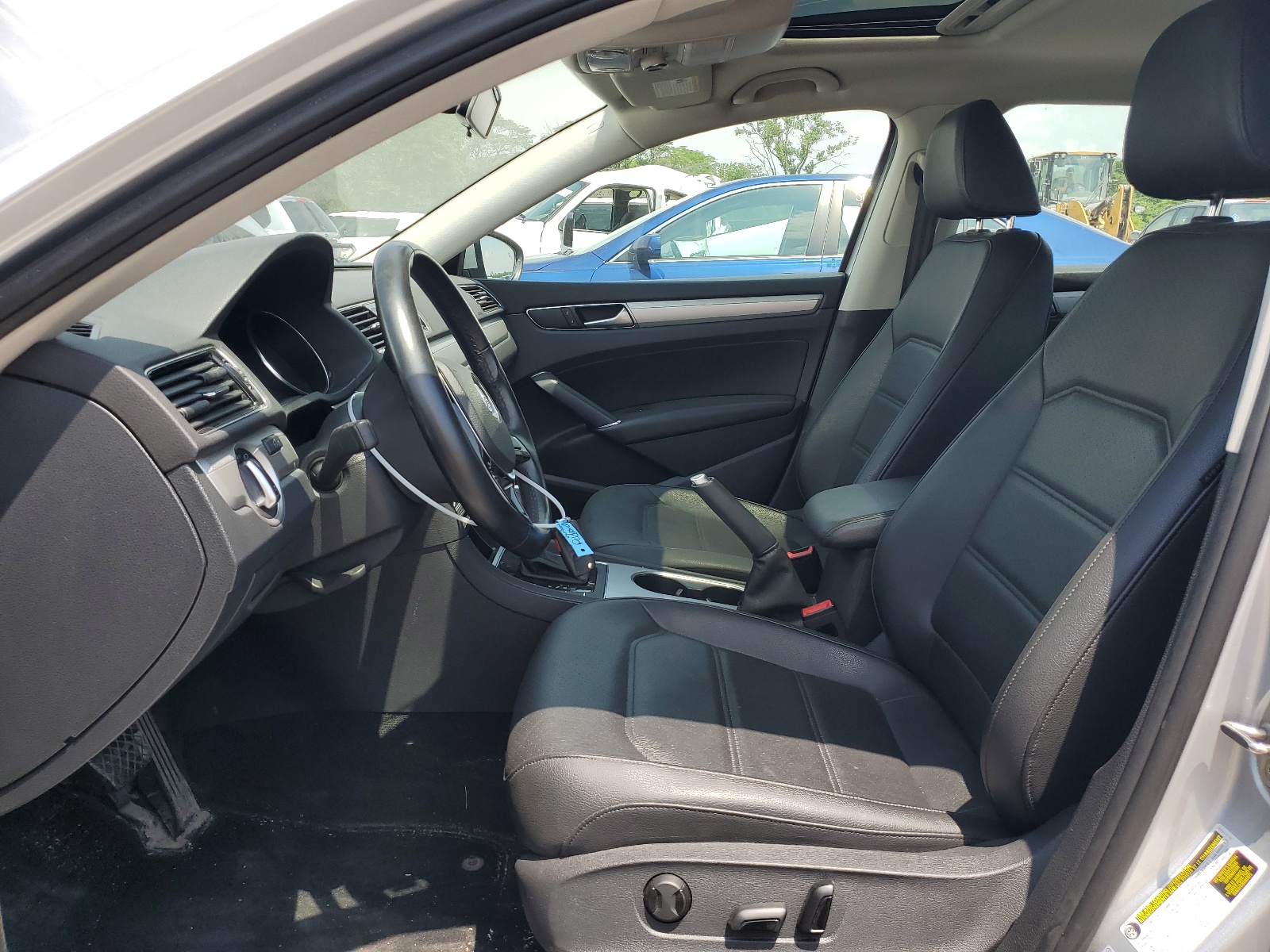 1VWLA7A3XKC006205 2019 Volkswagen Passat Wolfsburg