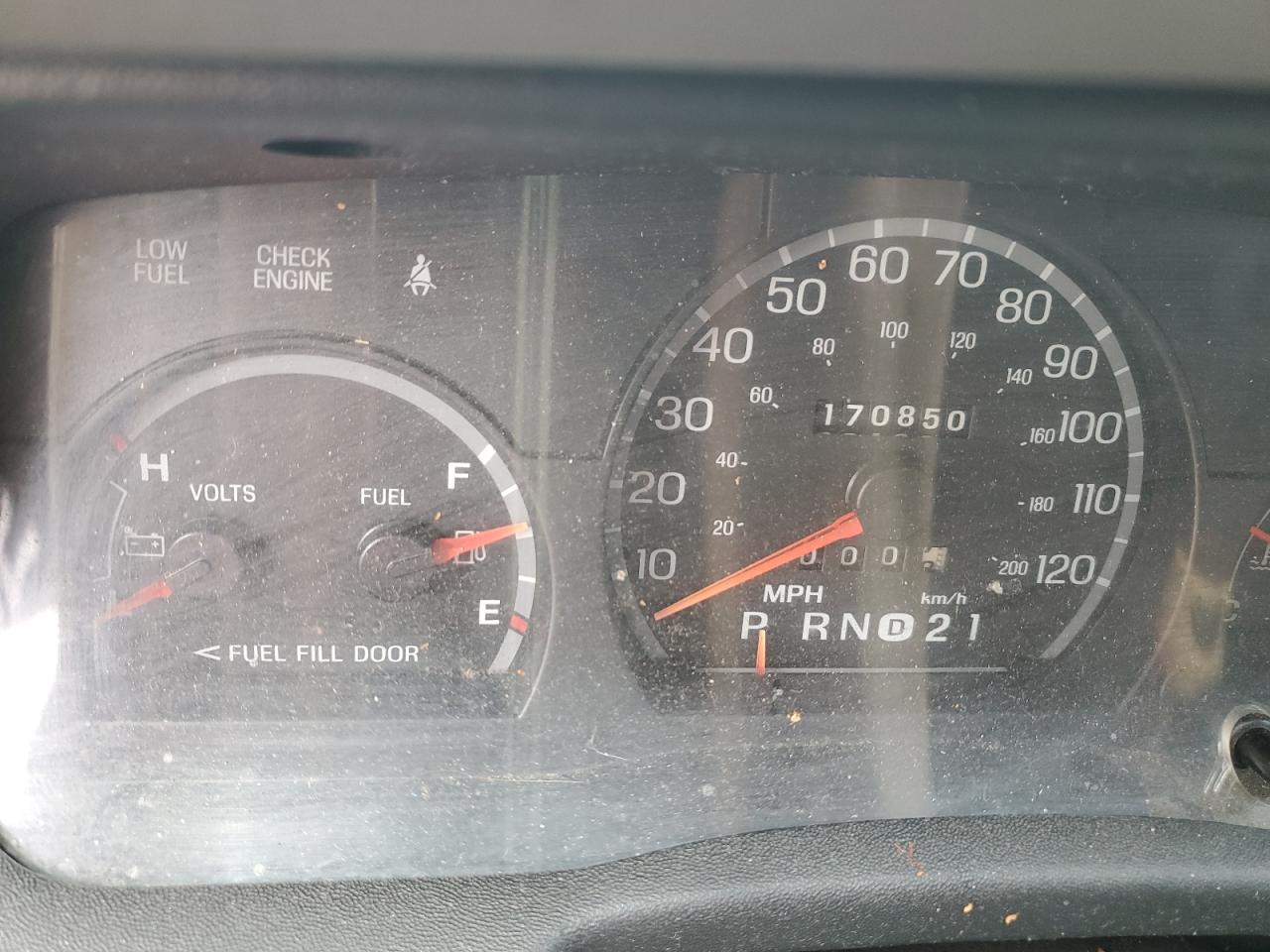 1998 Ford Crown Victoria VIN: 2FAFP73W3XX237078 Lot: 50681765