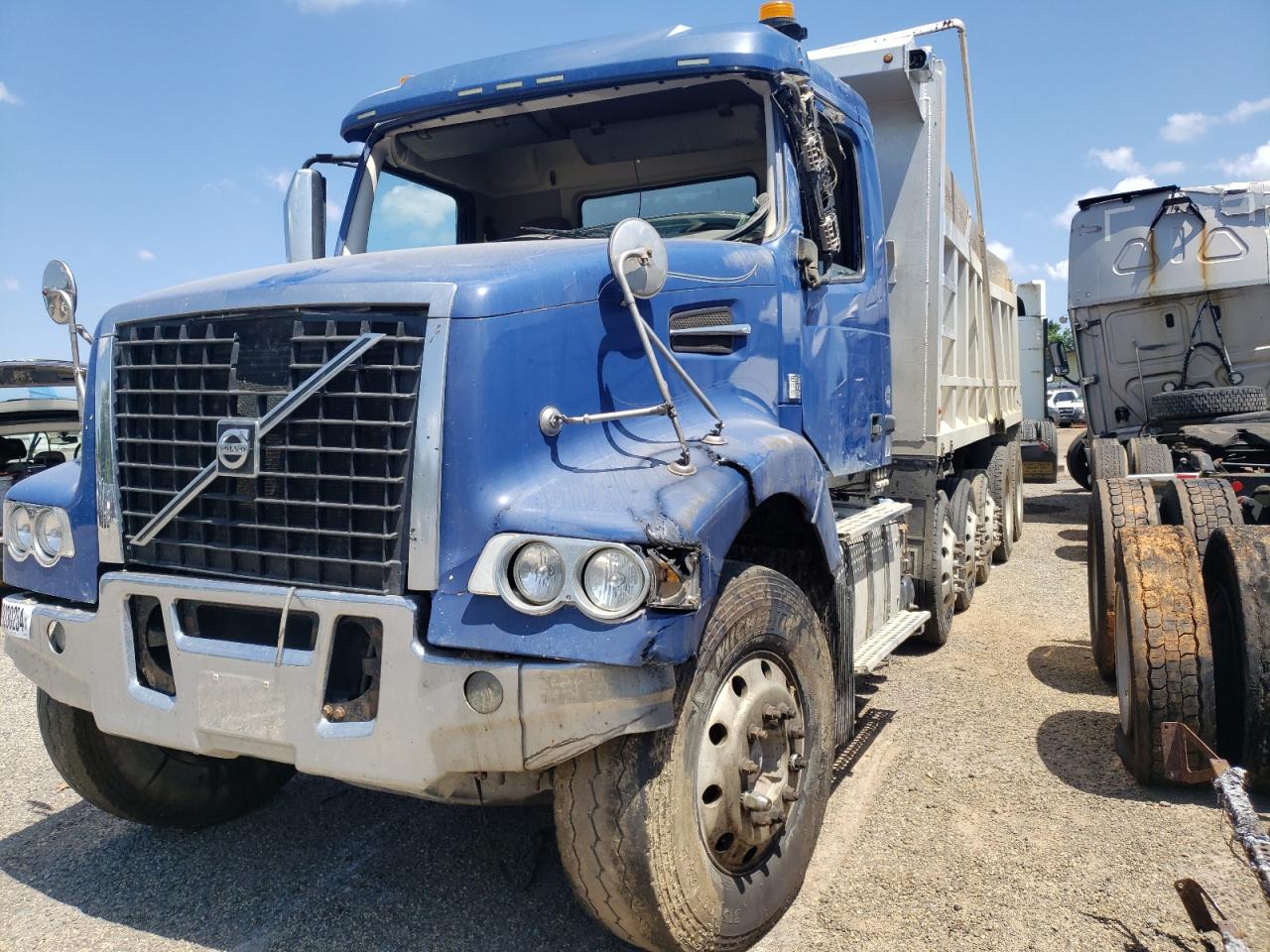 2017 Volvo Vhd VIN: 4V5K99EJ4HN984983 Lot: 59230254