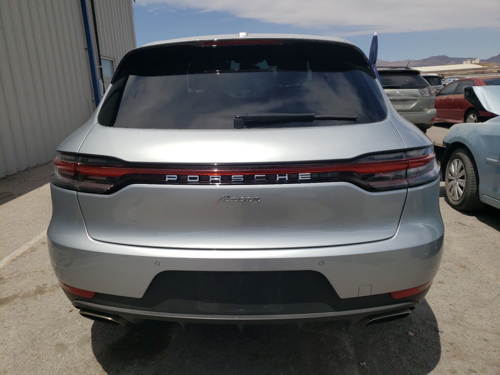 WP1AA2A52KLB04013 2019 Porsche Macan