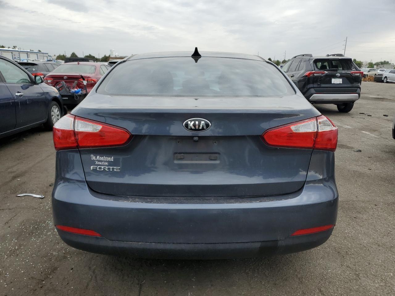 VIN KNAFK4A6XG5606074 2016 KIA FORTE no.6