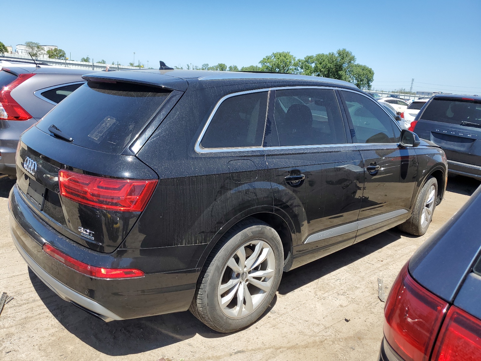 2017 Audi Q7 Premium Plus vin: WA1LAAF72HD040258