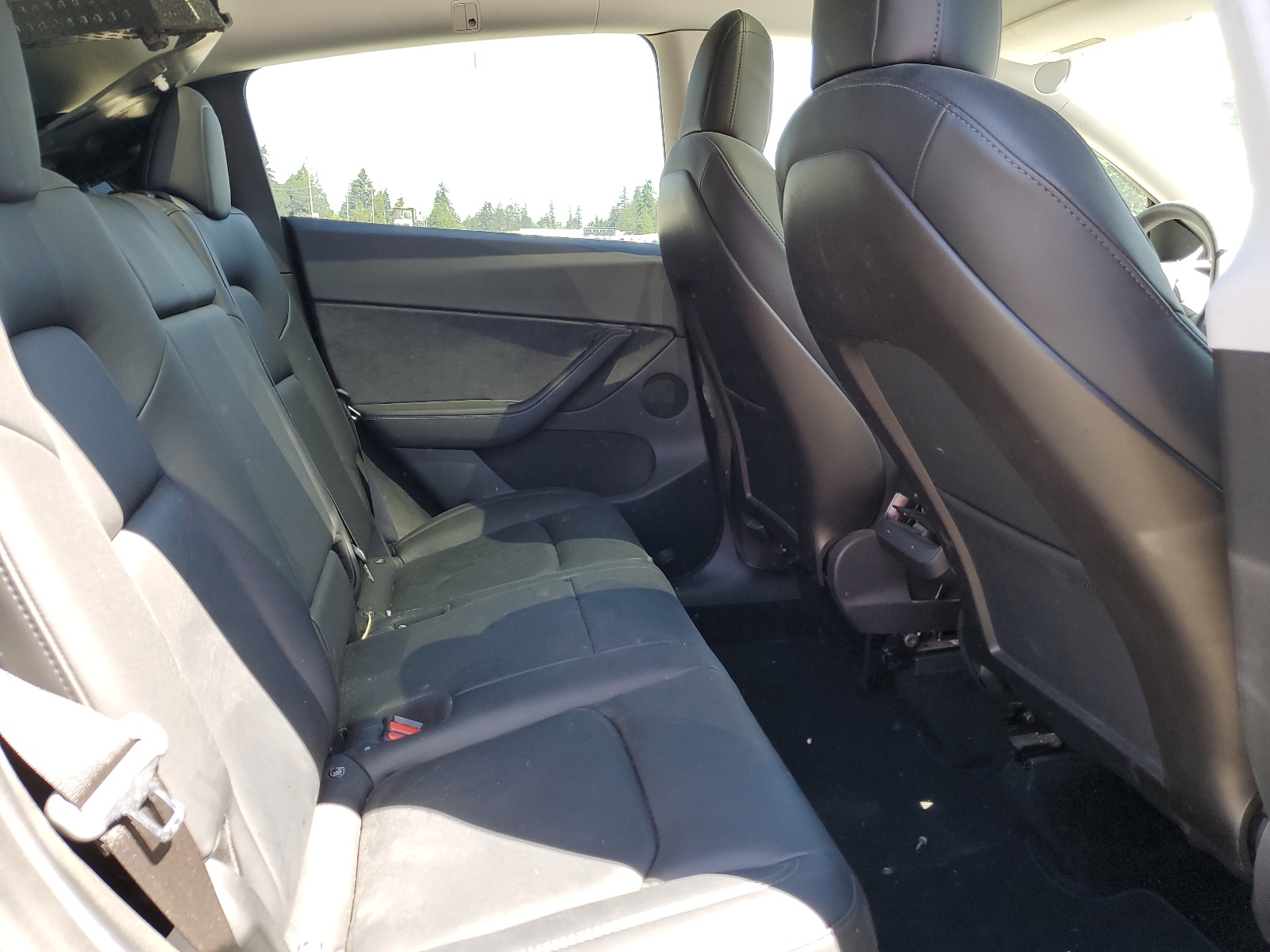 5YJYGDEE2MF208091 2021 Tesla Model Y