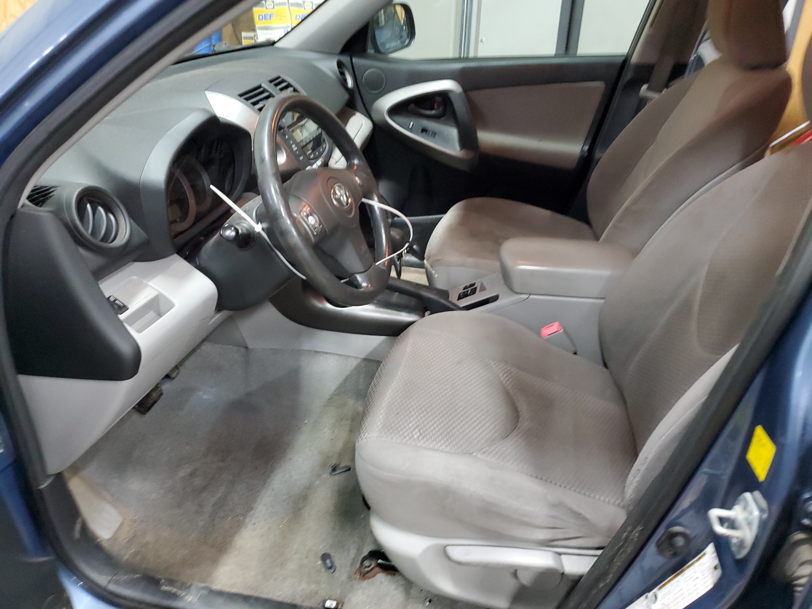 JTMBF4DV3B5041846 2011 Toyota Rav4