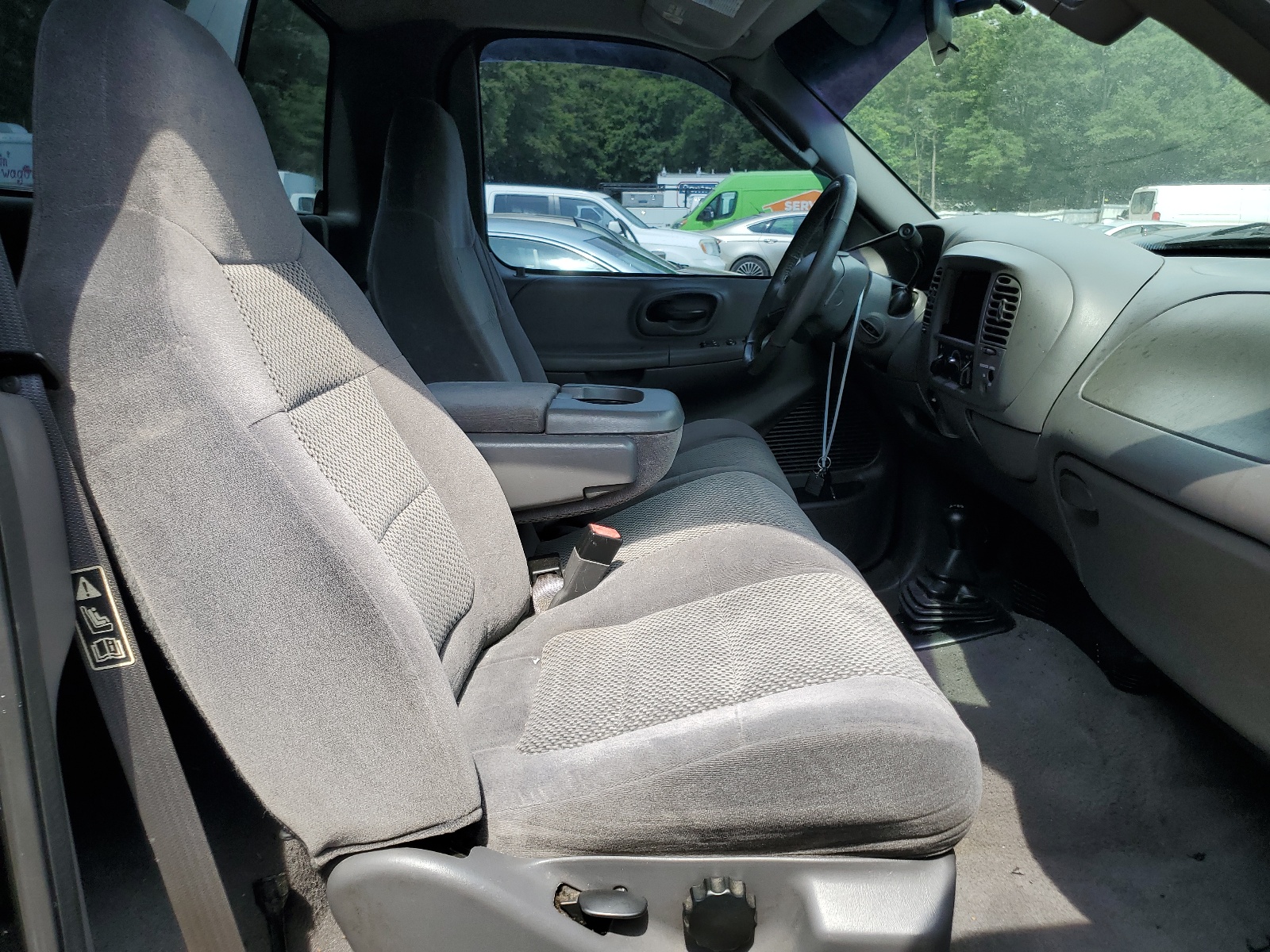 1FTRF18W22NB15676 2002 Ford F150