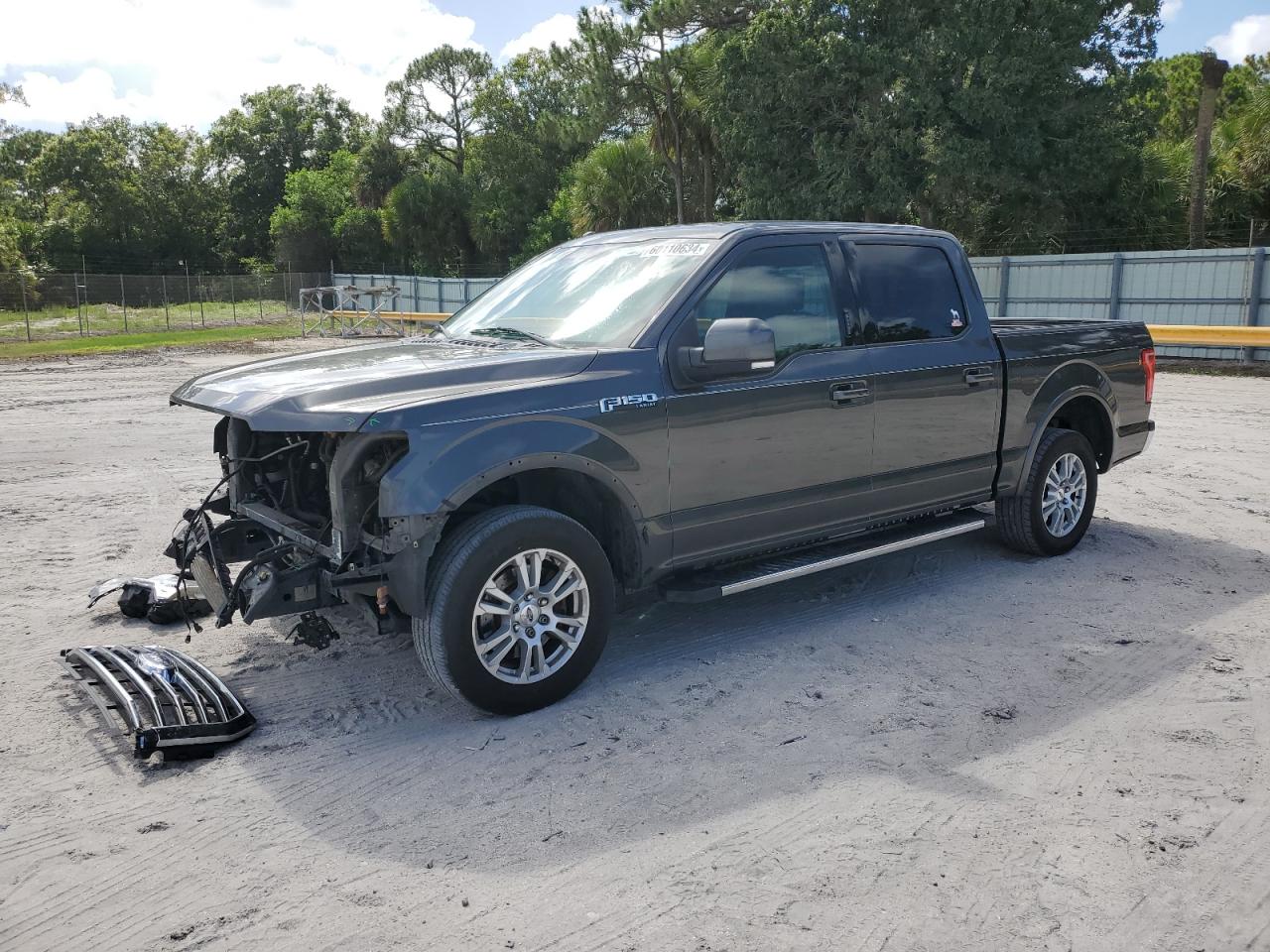 VIN 1FTEW1CF0GFA76013 2016 FORD F-150 no.1