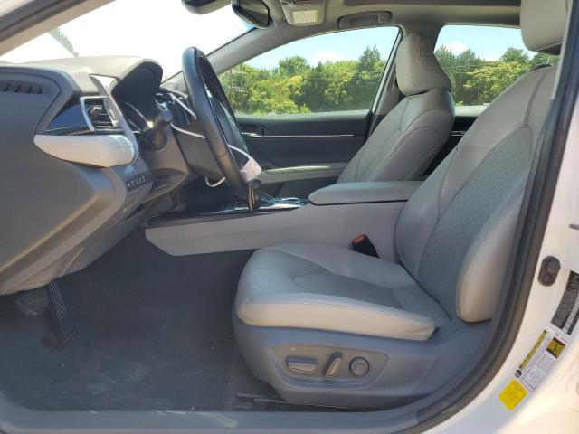  TOYOTA CAMRY 2019 Biały