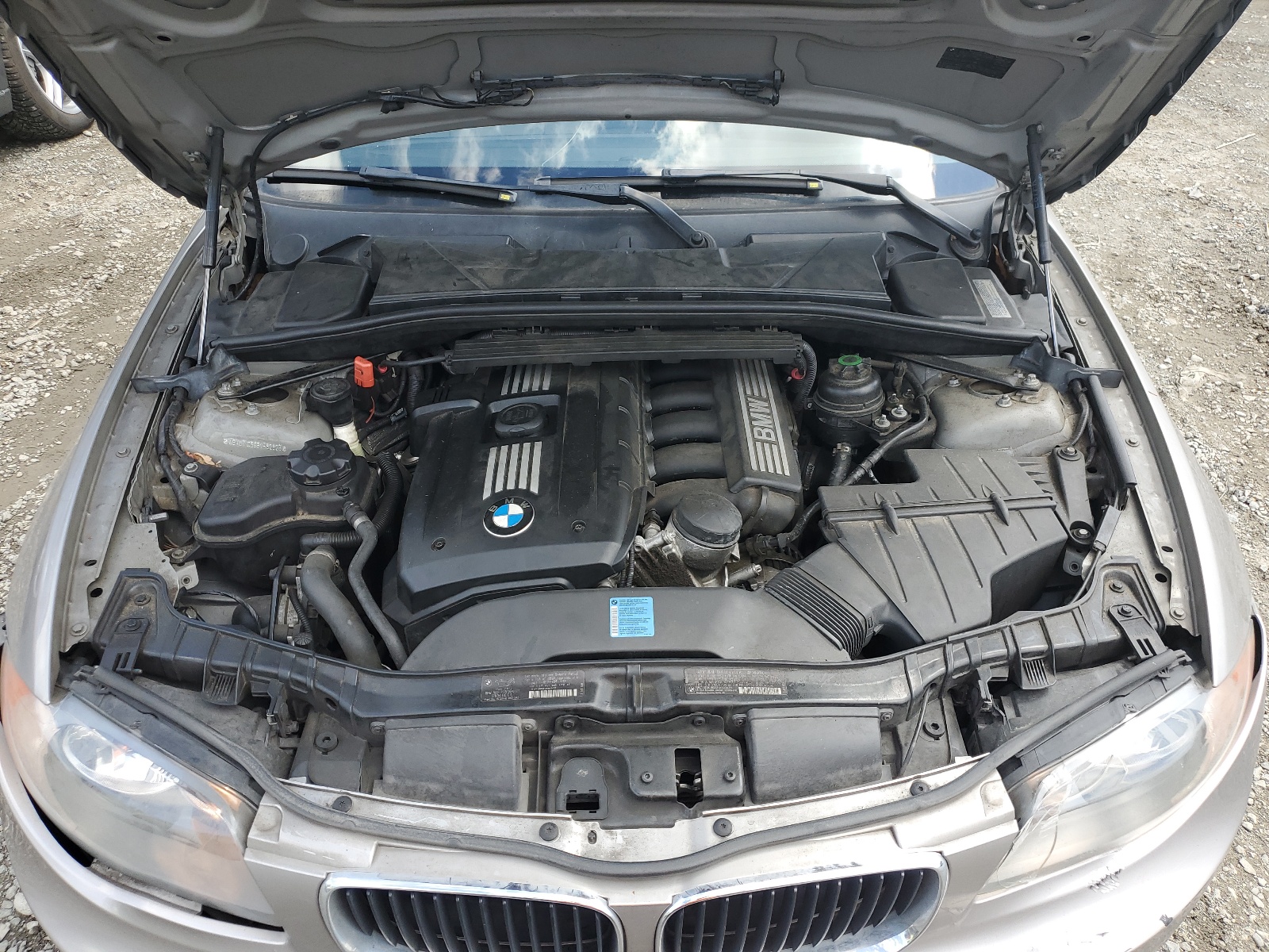 WBAUN1C59BVH82823 2011 BMW 128 I