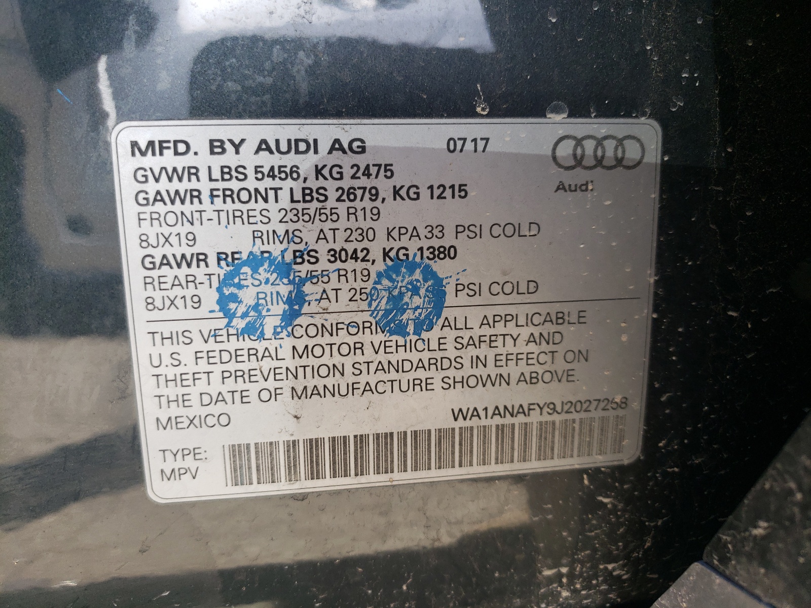 WA1ANAFY9J2027268 2018 Audi Q5 Premium