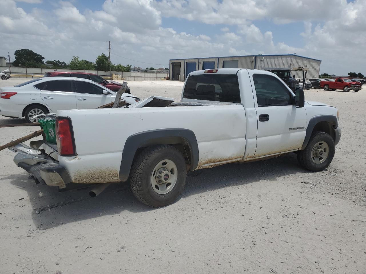 2004 GMC Sierra C2500 Heavy Duty VIN: 1GTHC24UX4E295748 Lot: 57979984