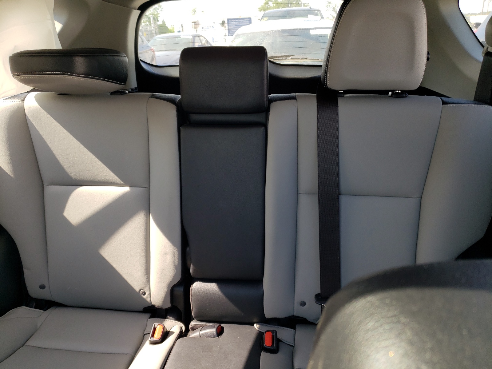 JTMDFREV6JJ199995 2018 Toyota Rav4 Limited