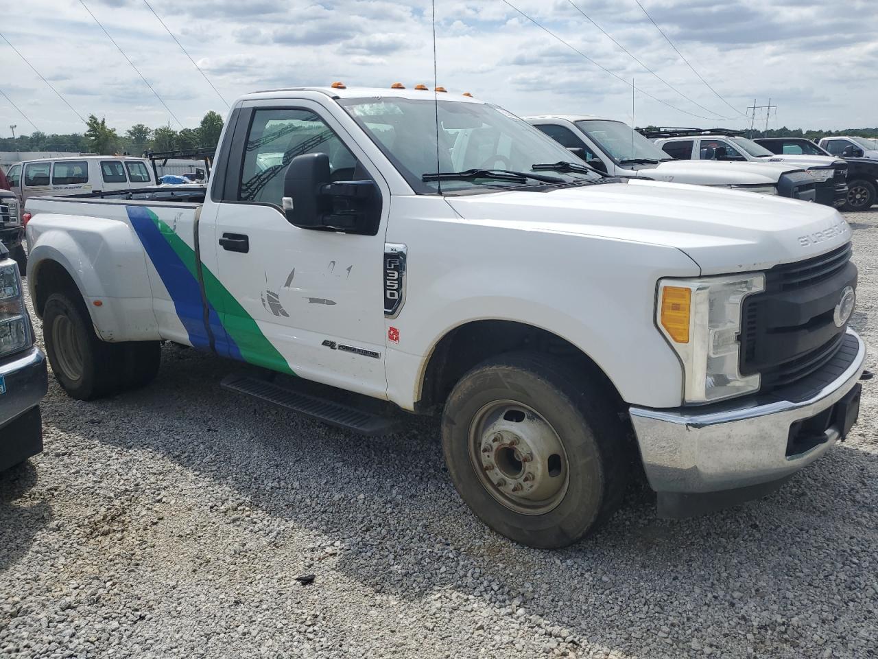 2017 Ford F350 - Image 4