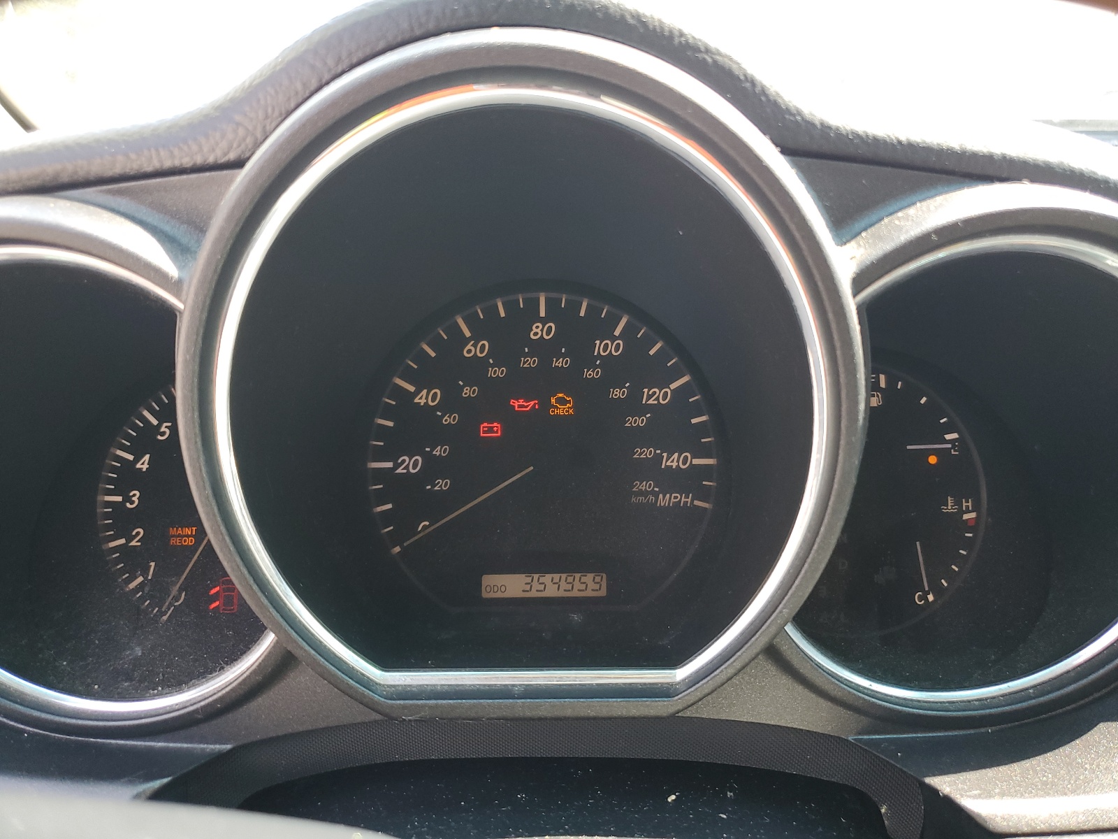 2T2GA31U54C006320 2004 Lexus Rx 330