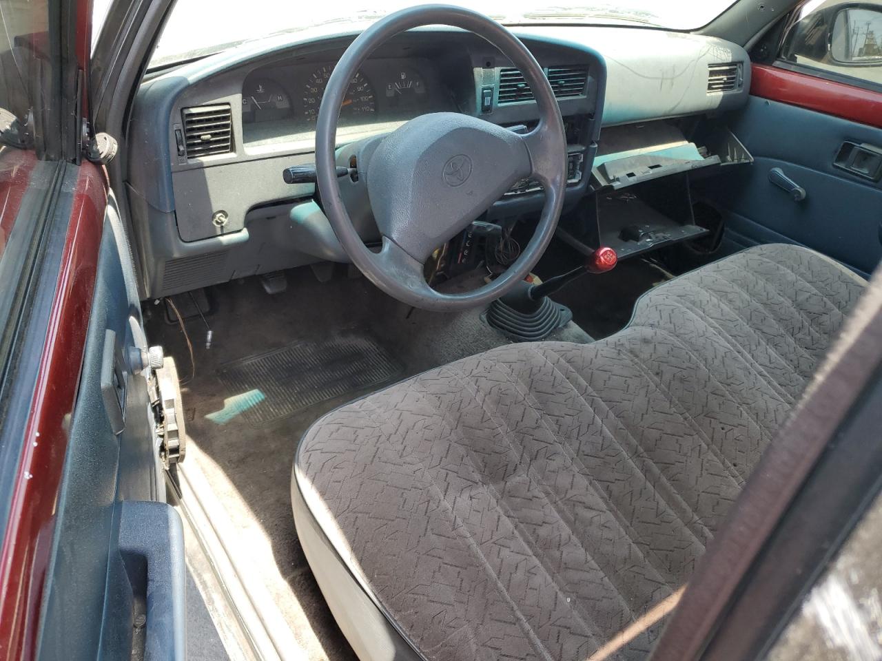 1993 Toyota Pickup 1/2 Ton Short Wheelbase Stb VIN: 4TARN81A5PZ136821 Lot: 59746404