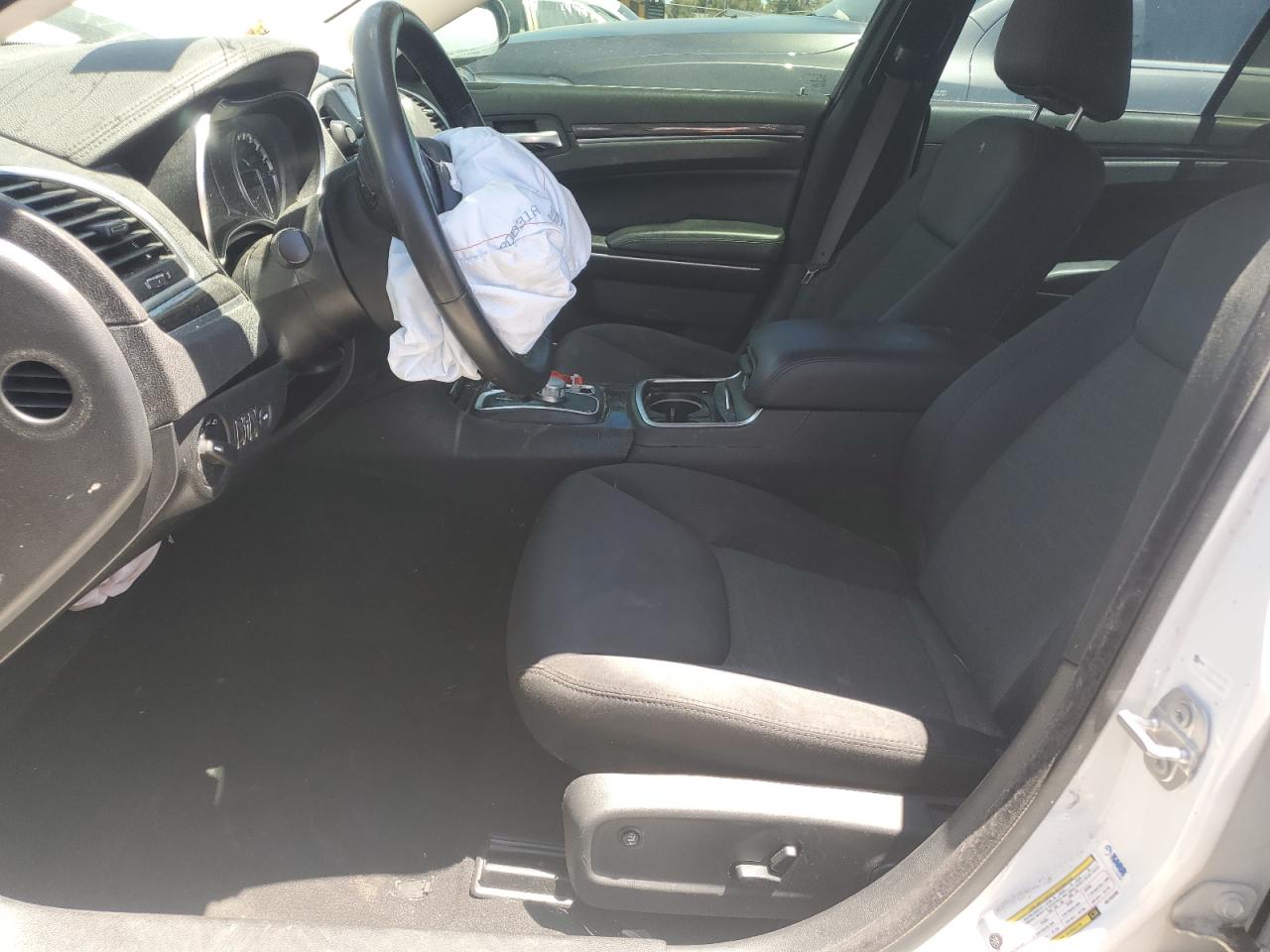 2019 Chrysler 300 Touring VIN: 2C3CCAAG6KH733288 Lot: 53975194