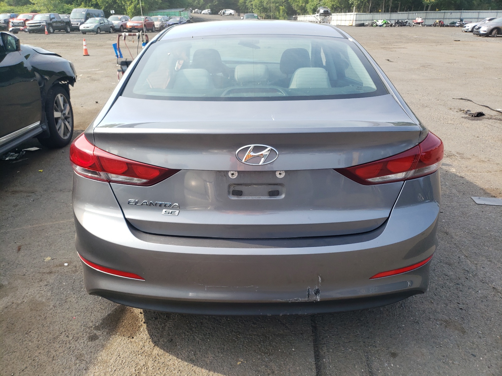 5NPD74LF2JH264717 2018 Hyundai Elantra Se