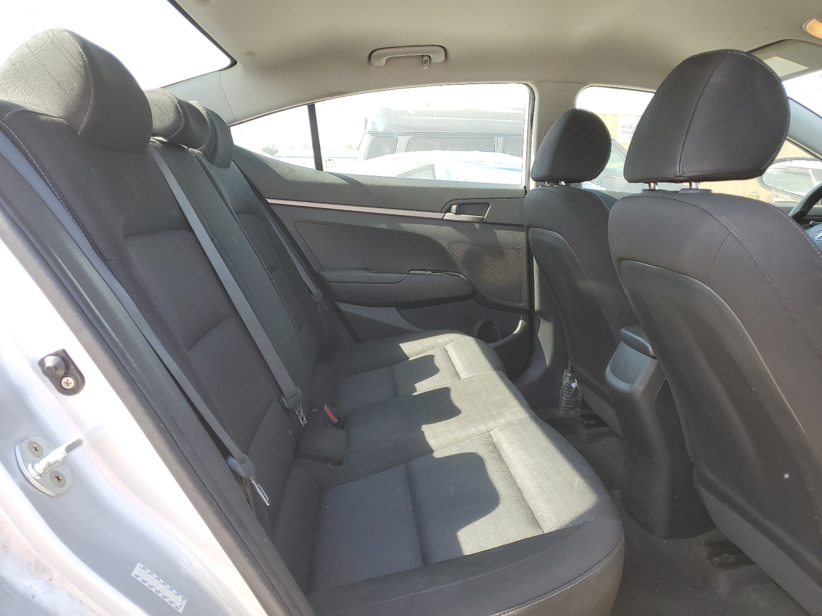 KMHD74LF1JU519438 2018 Hyundai Elantra Se