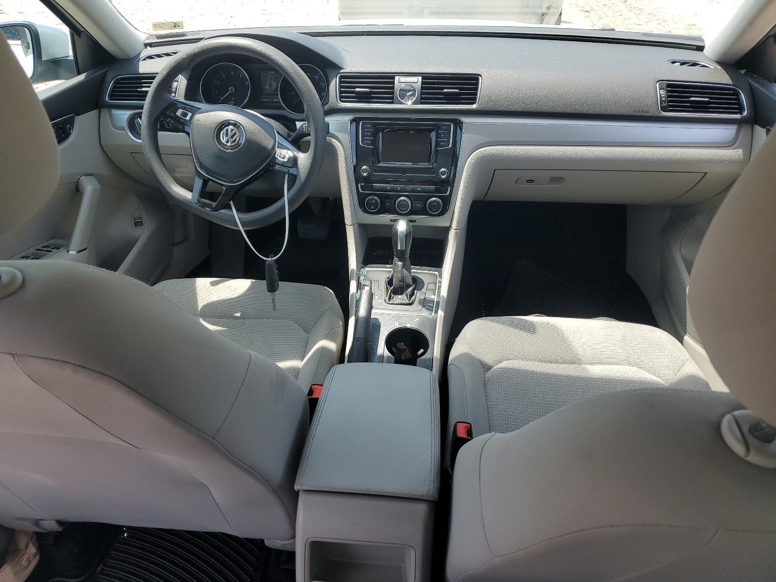 1VWAT7A39HC059133 2017 Volkswagen Passat S