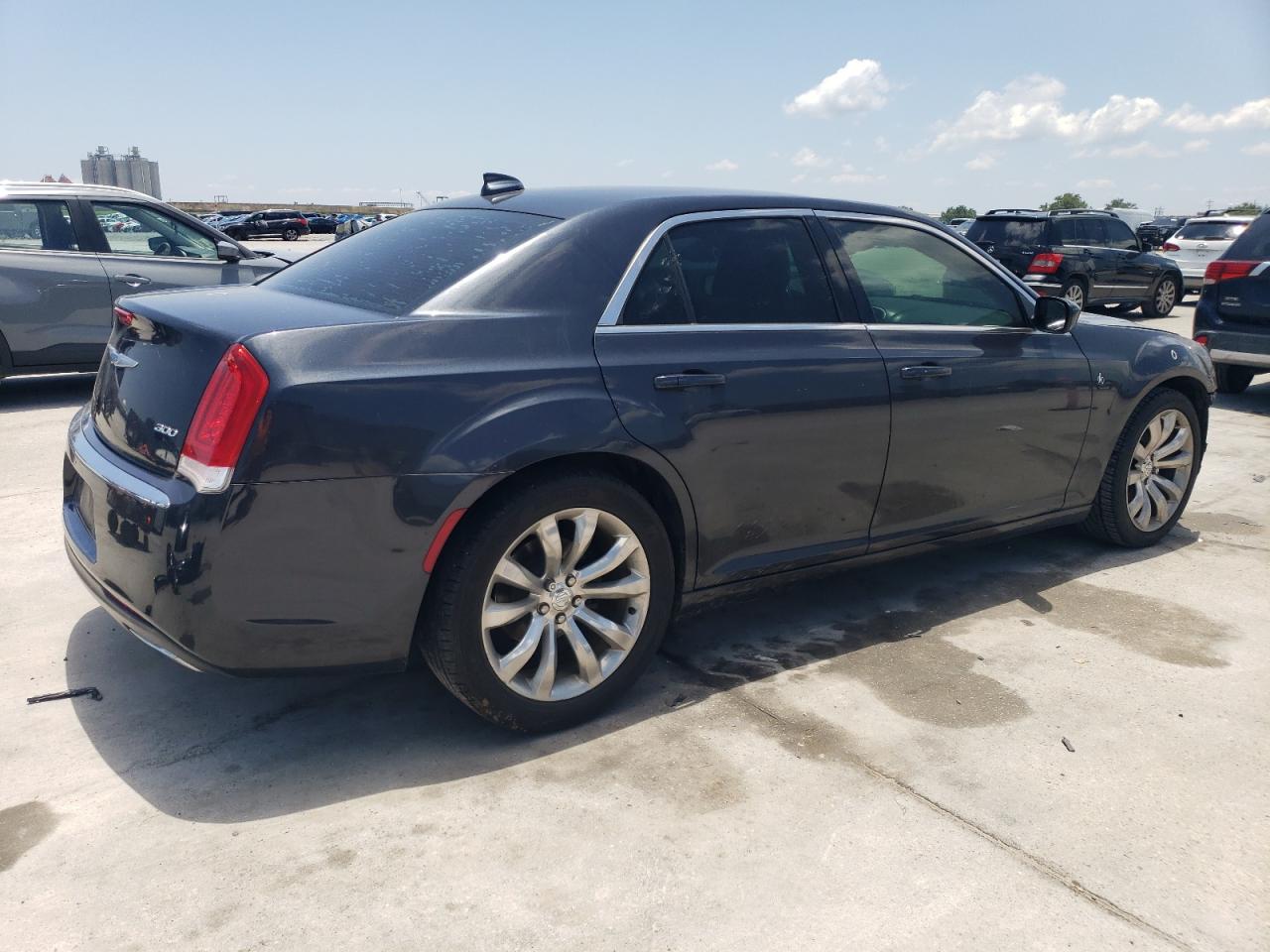 2C3CCAAG3JH254972 2018 Chrysler 300 Touring