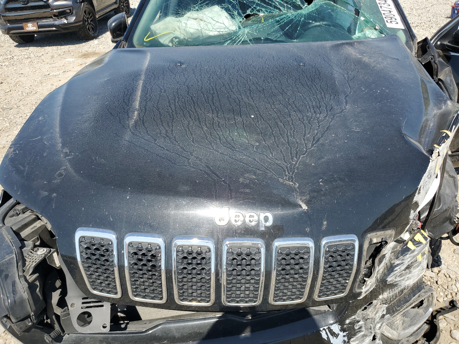 1C4PJLJX4KD119366 2019 Jeep Cherokee Overland