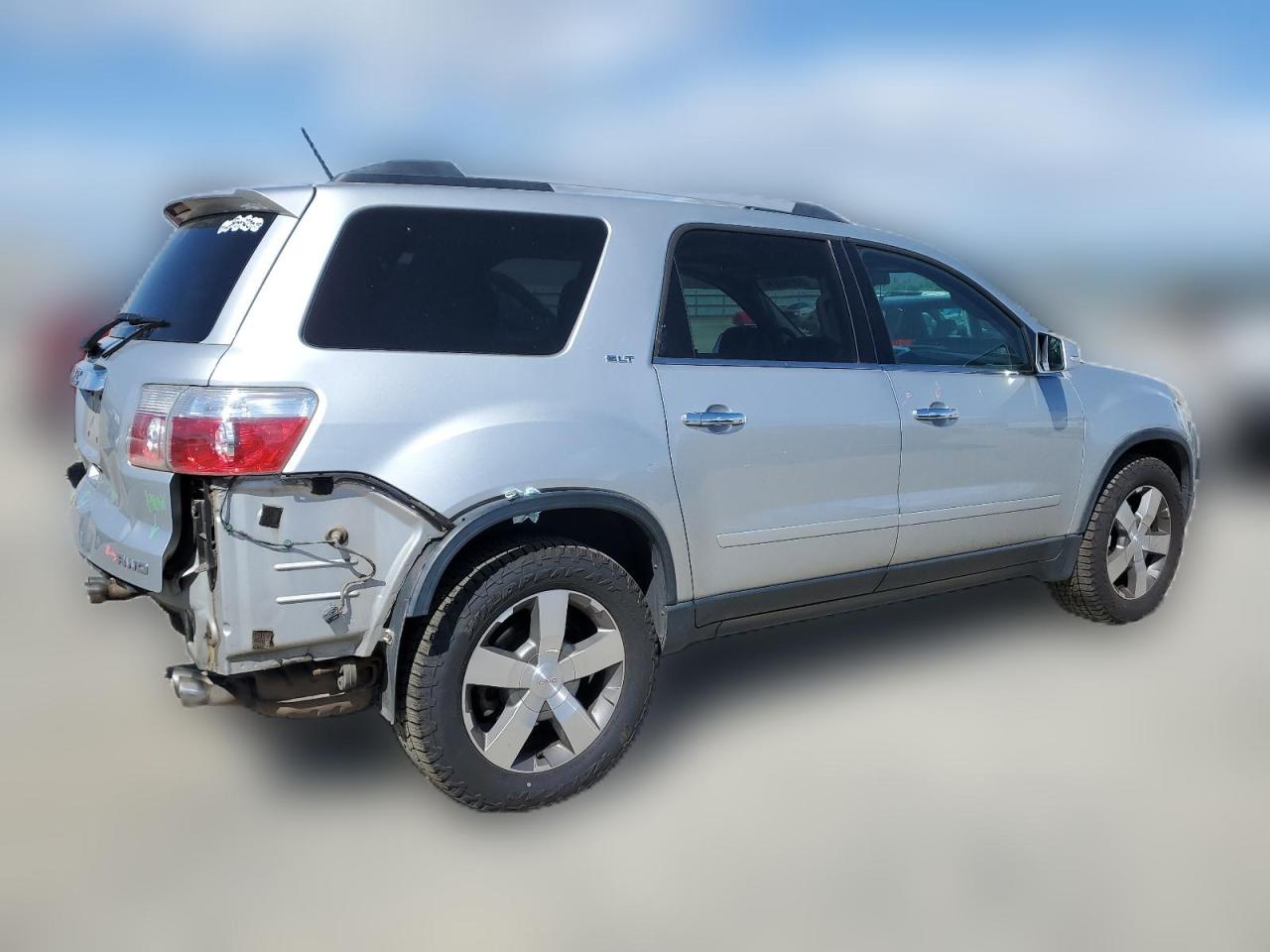 2011 GMC Acadia - Image 3