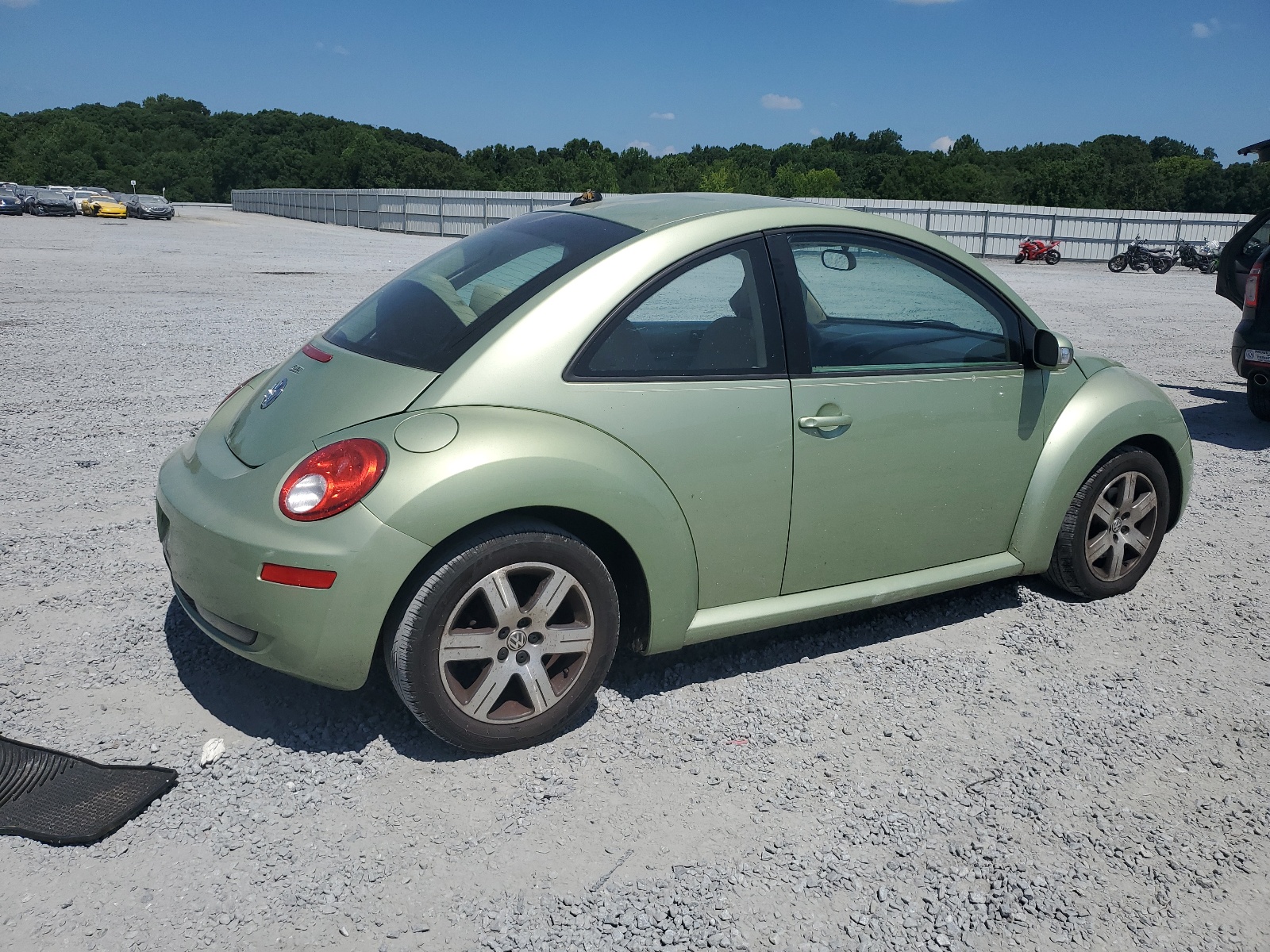 3VWRW31CX6M417578 2006 Volkswagen New Beetle 2.5L Option Package 1