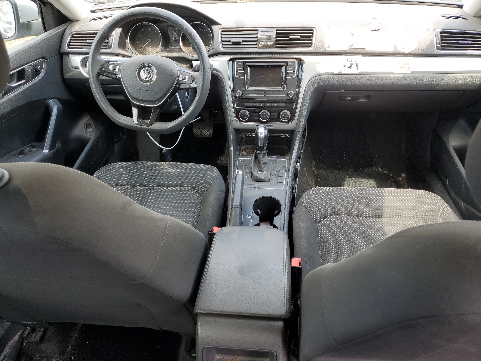 1VWAA7A31JC005739 2018 Volkswagen Passat S