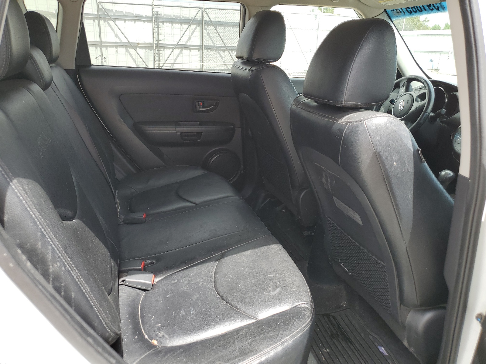 KNDJT2A23B7263441 2011 Kia Soul +