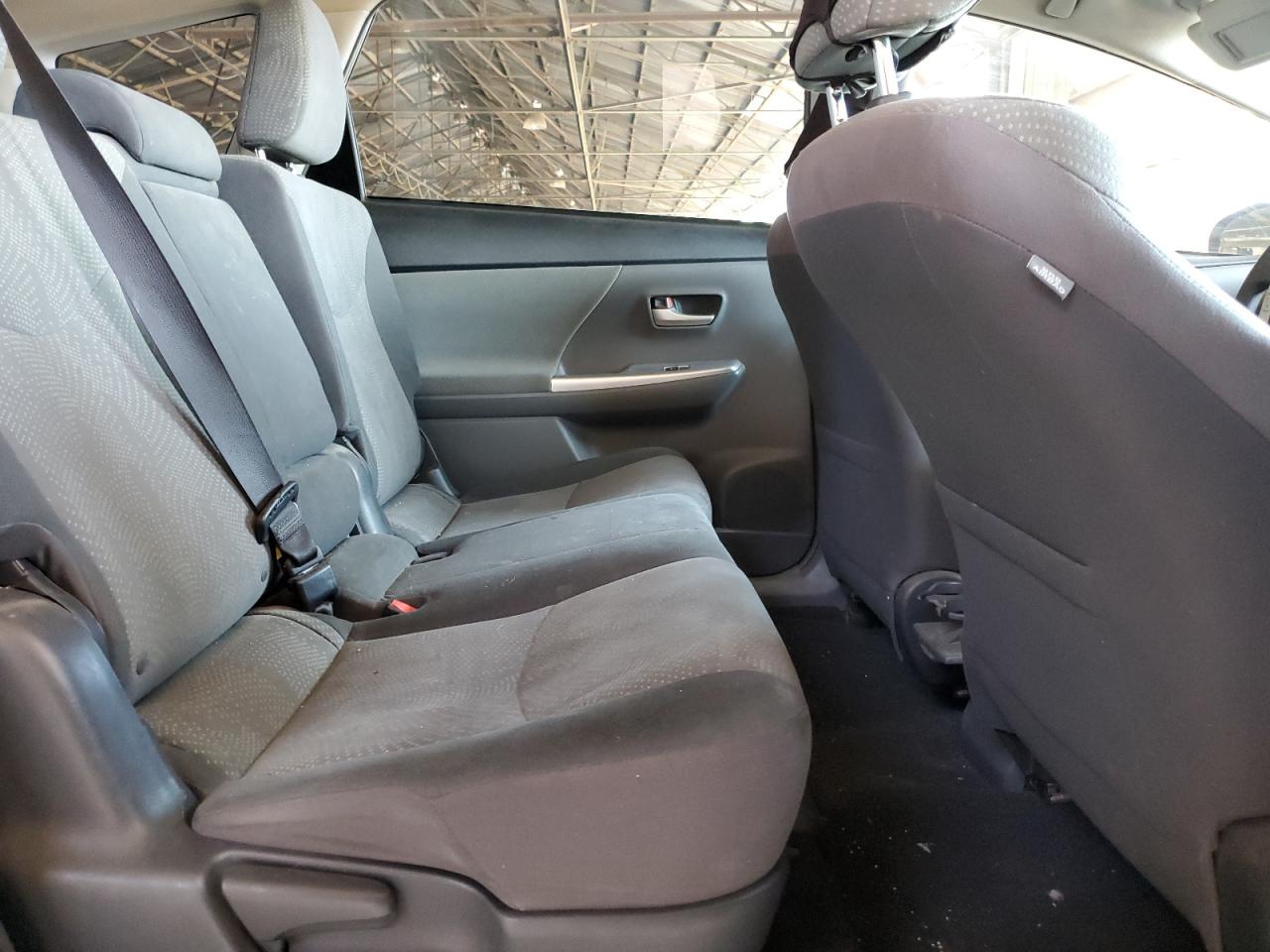 2012 Toyota Prius - Image 10