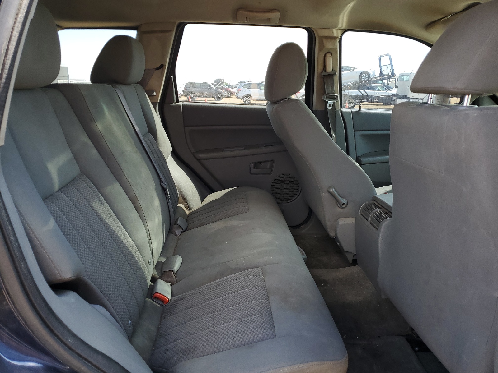 1J4GR48K45C661810 2005 Jeep Grand Cherokee Laredo