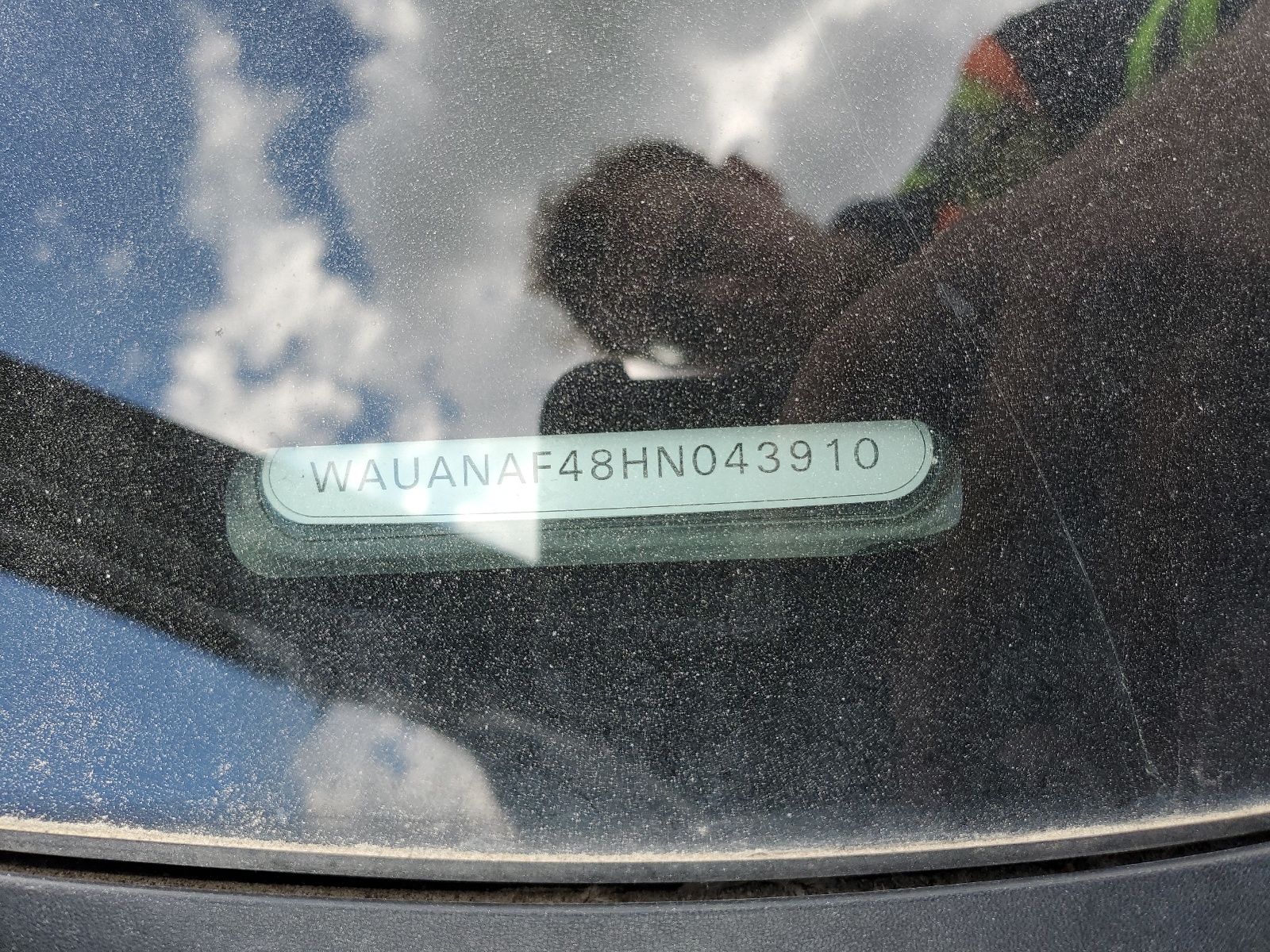 WAUANAF48HN043910 2017 Audi A4 Premium