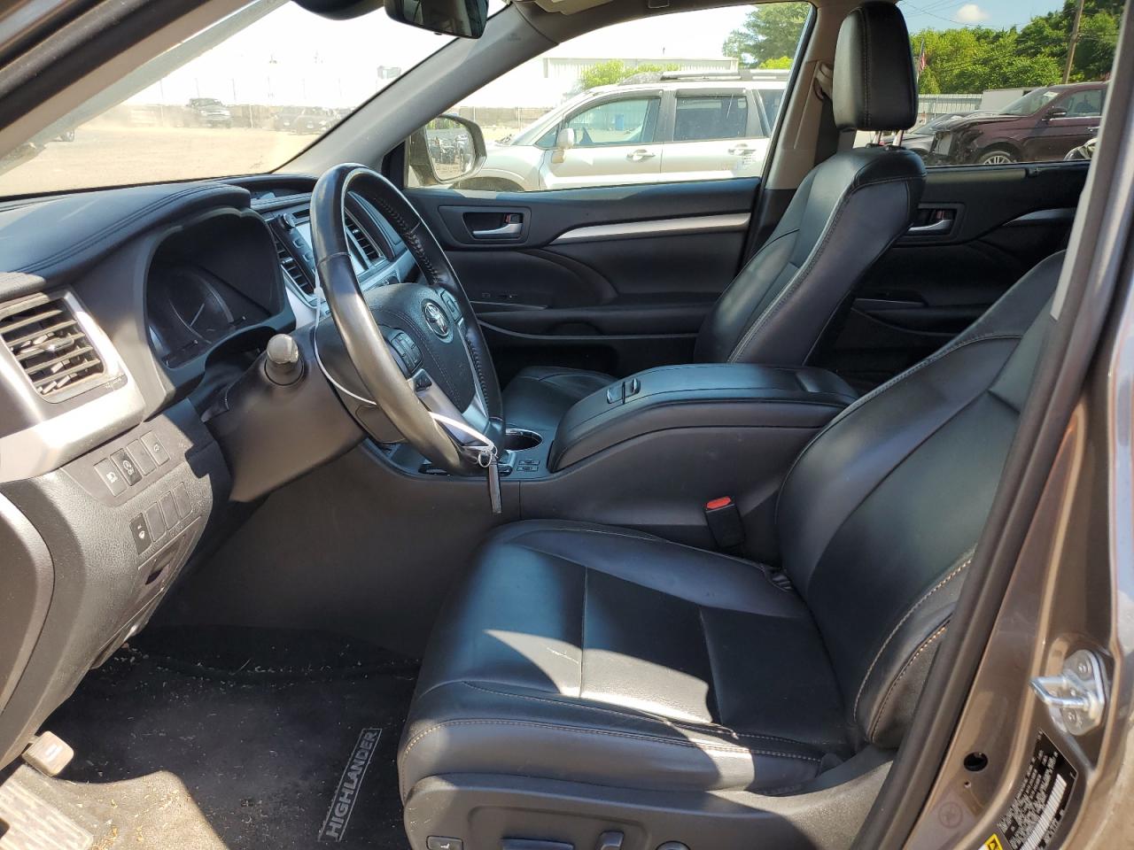 2017 Toyota Highlander Se VIN: 5TDJZRFHXHS357044 Lot: 57880474