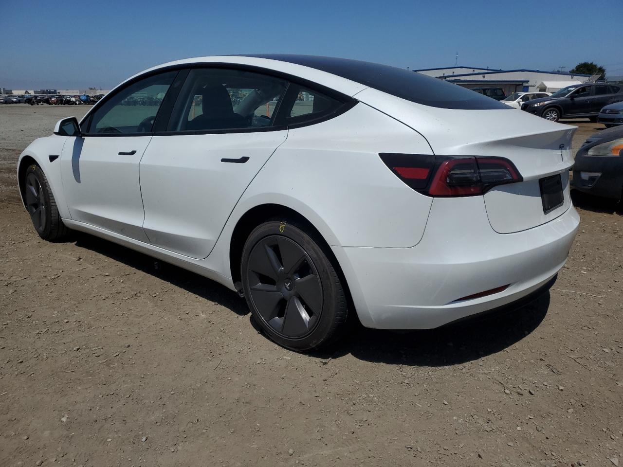 5YJ3E1EA2PF614615 2023 TESLA MODEL 3 - Image 2