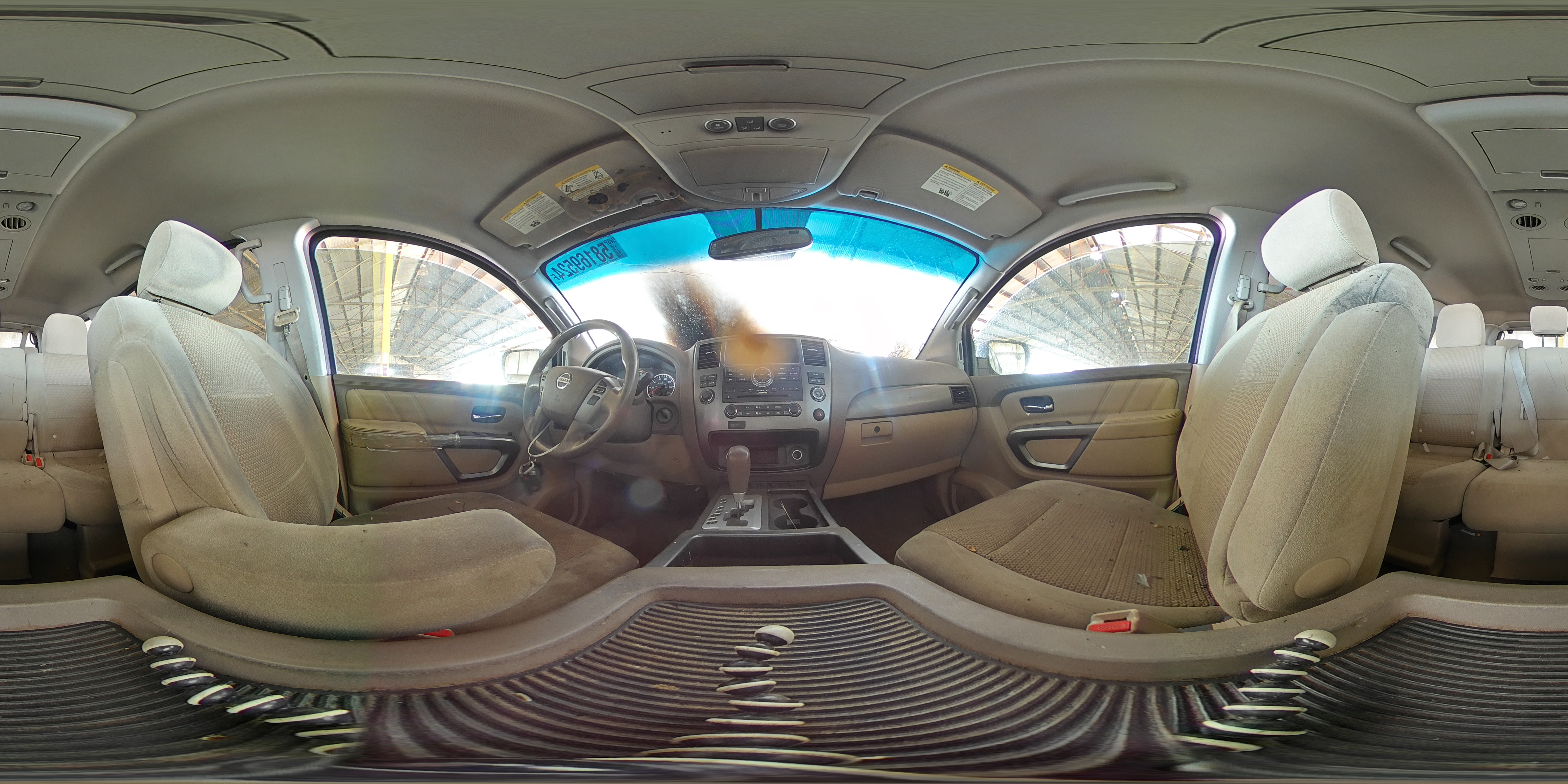 2015 Nissan Armada - Image 14