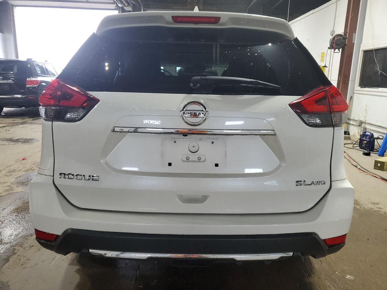 2018 Nissan Rogue S VIN: JN8AT2MV8JW324412 Lot: 57481674