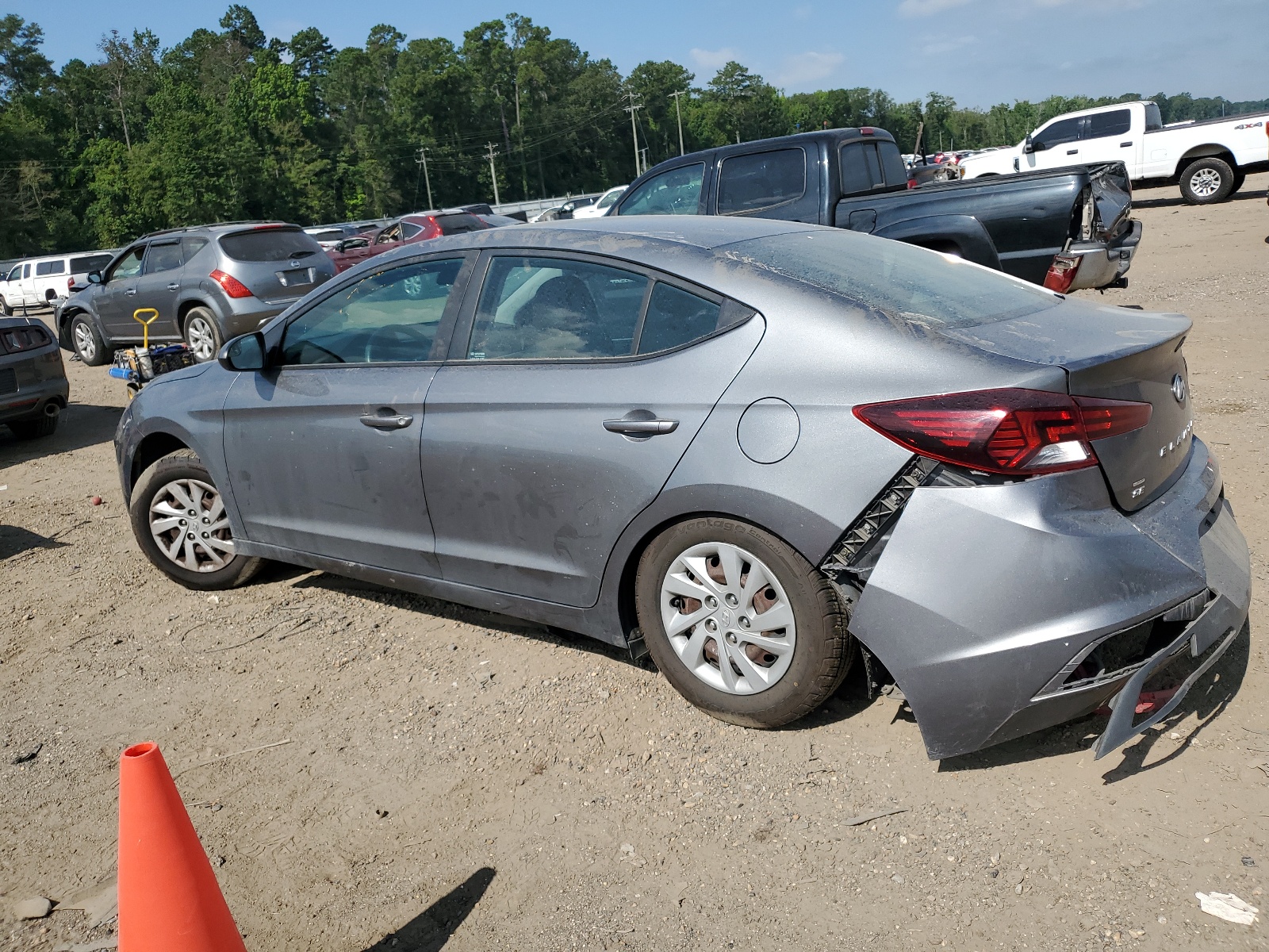 2019 Hyundai Elantra Se vin: 5NPD74LF7KH456880