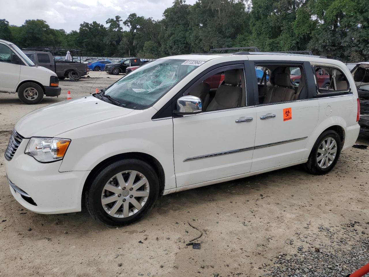 2013 Chrysler Town & Country - Image 1