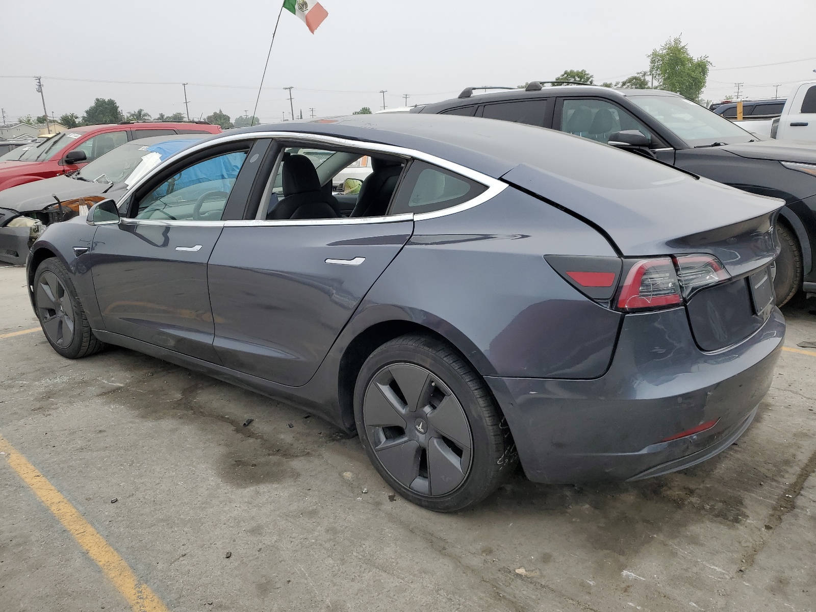 2019 Tesla Model 3 vin: 5YJ3E1EA9KF426926