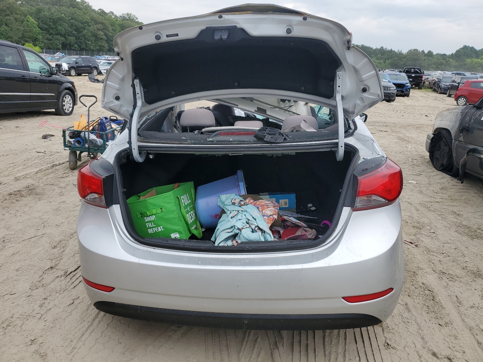 5NPDH4AE0GH668745 2016 Hyundai Elantra Se