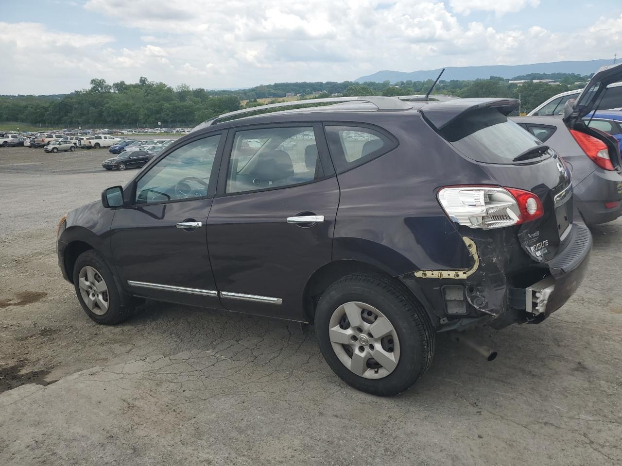 2014 Nissan Rogue - Image 2