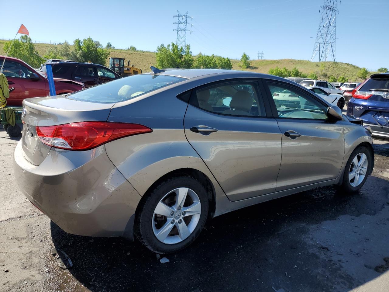2013 Hyundai Elantra - Image 3