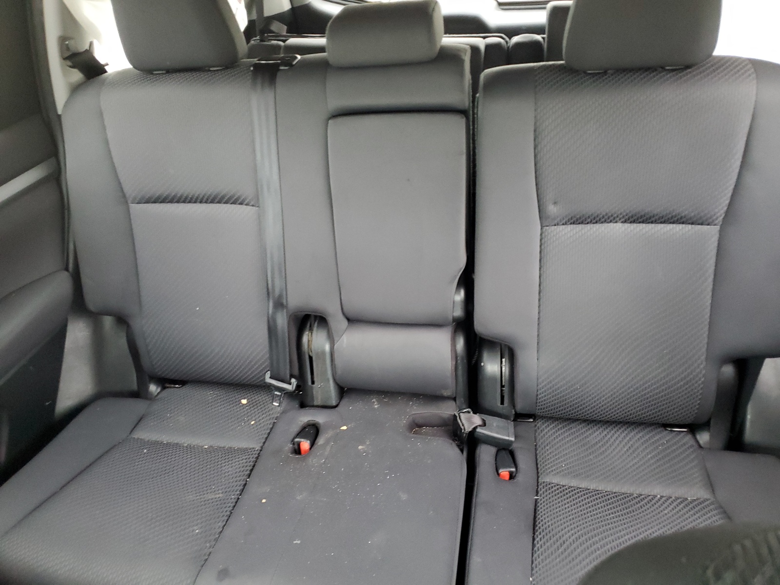 5TDZARFH4KS061051 2019 Toyota Highlander Le