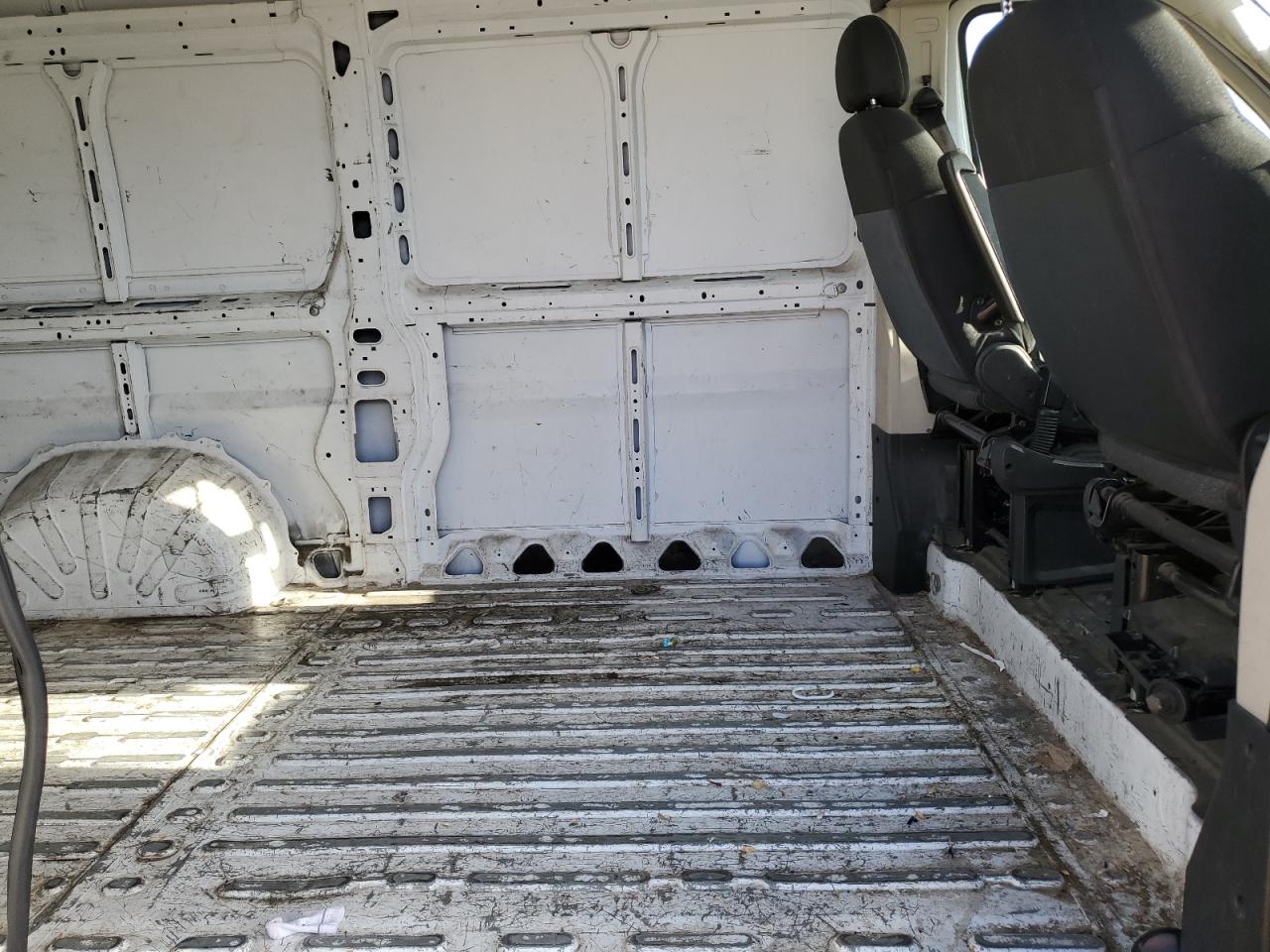 2018 Ram Promaster 2500 2500 High VIN: 3C6TRVCGXJE112541 Lot: 57918274