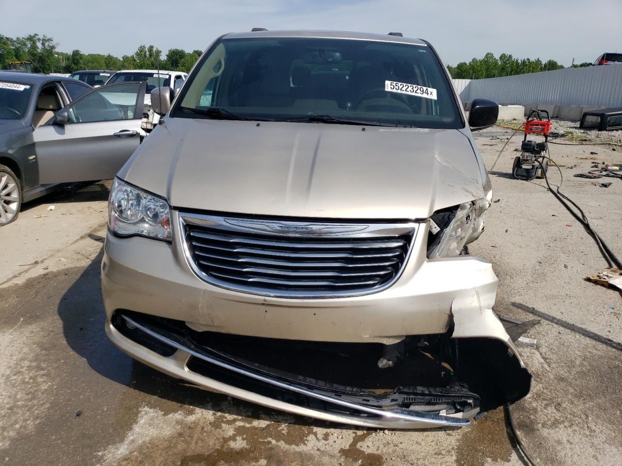 VIN 2C4RC1BG2FR565234 2015 CHRYSLER MINIVAN no.5