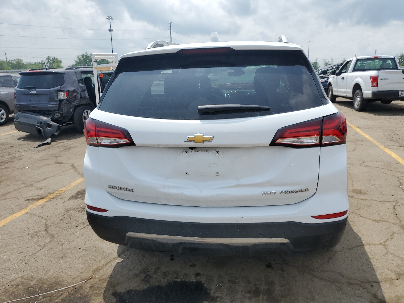 2GNAXXEV5N6130018 2022 Chevrolet Equinox Premier