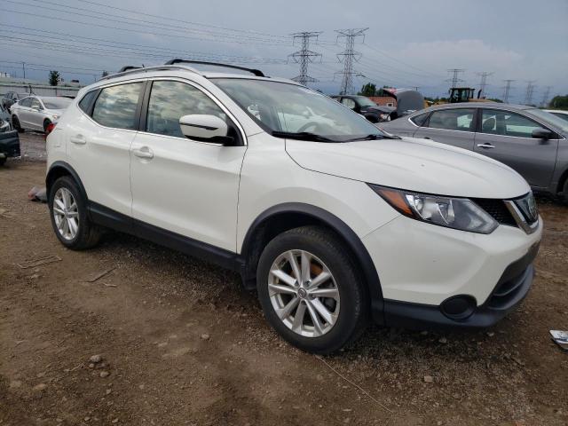  NISSAN ROGUE 2018 Білий