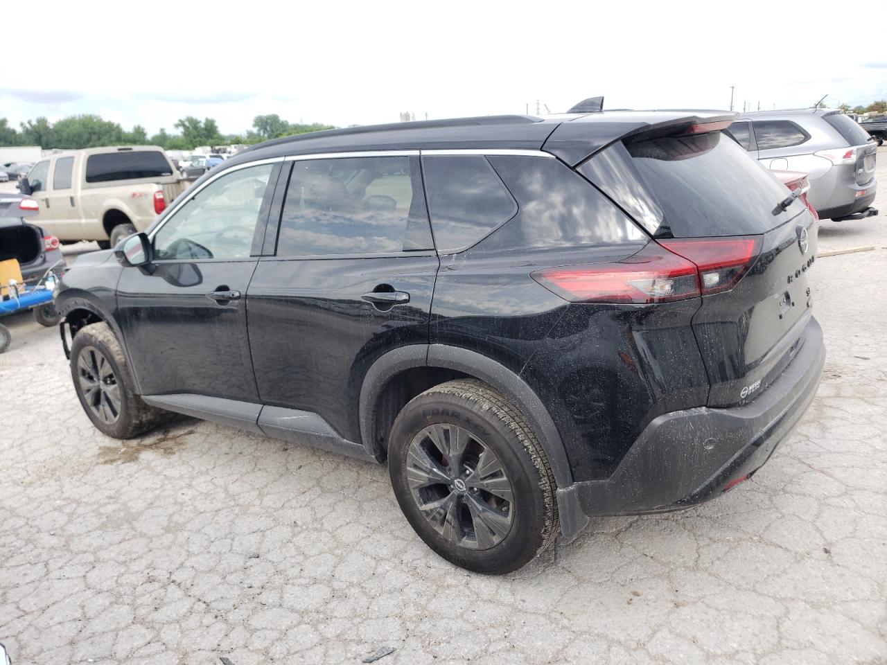 JN8BT3BA4PW012137 2023 NISSAN ROGUE - Image 2