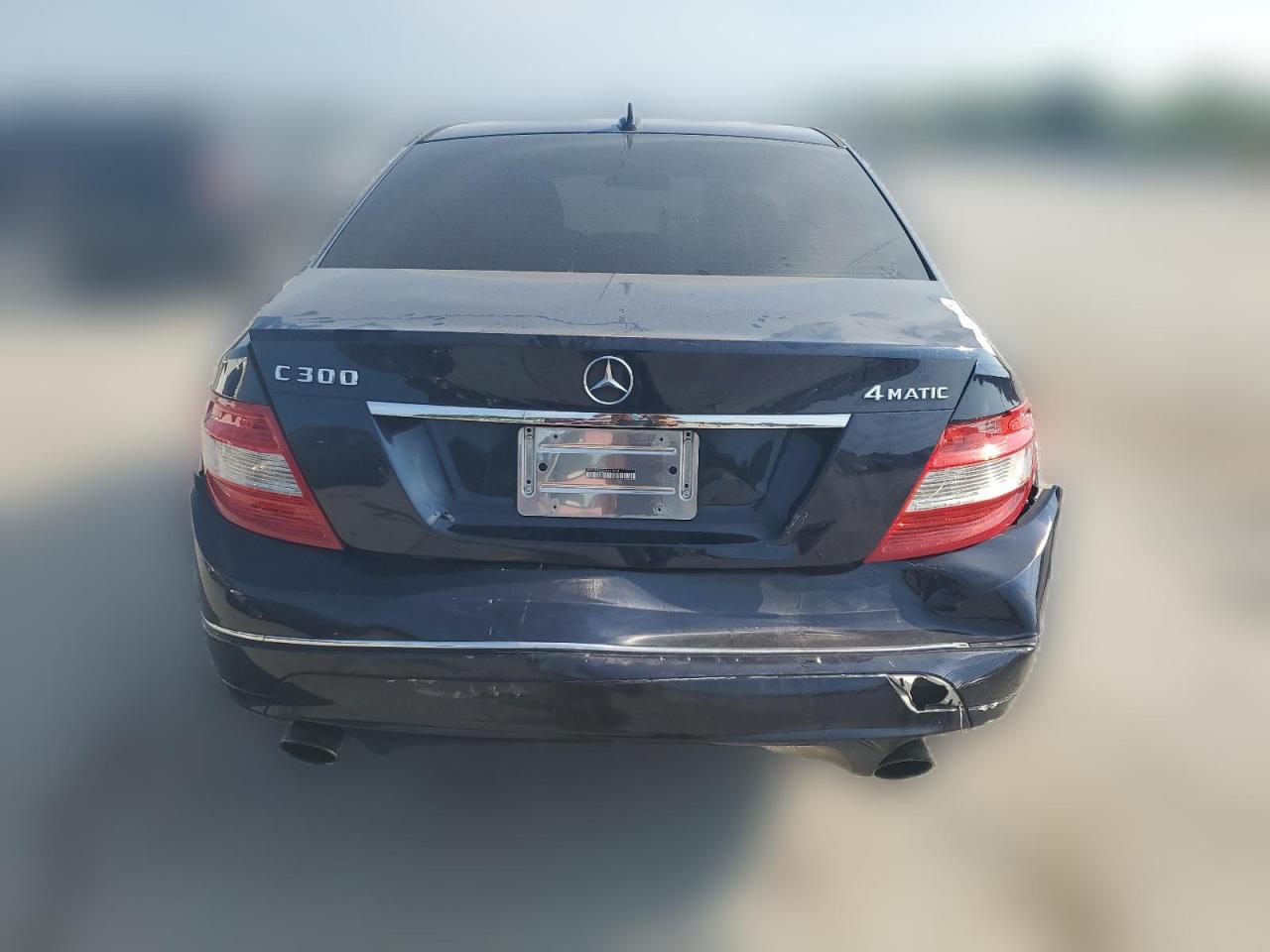 2010 Mercedes-Benz C 300 4Matic VIN: WDDGF8BBXAF417074 Lot: 61030494