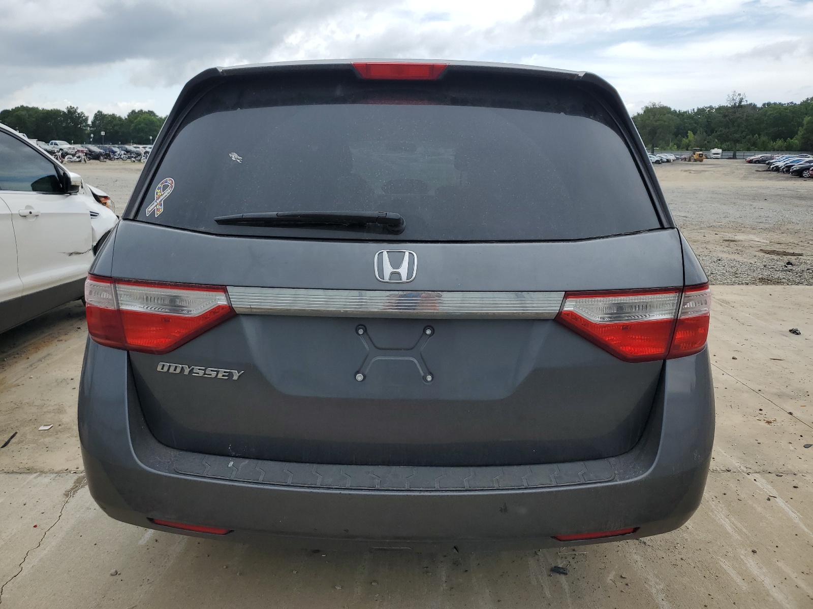 5FNRL5H2XBB075665 2011 Honda Odyssey Lx