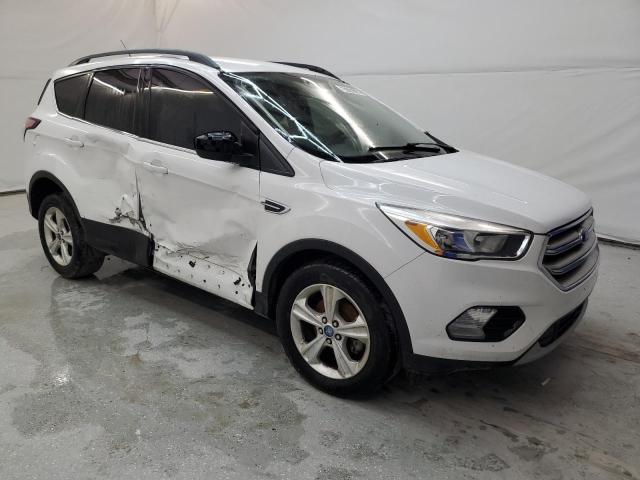 1FMCU0GD7JUC88583 | 2018 Ford escape se